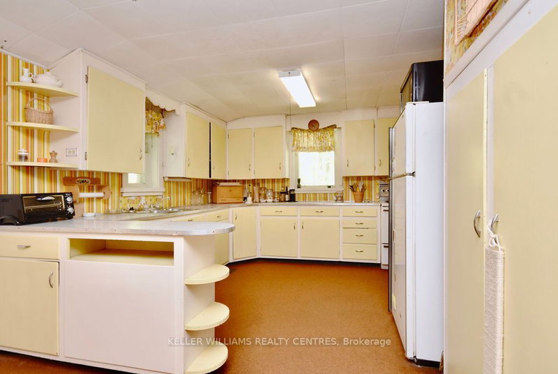 383 Champlain Rd, Penetanguishene, L9M 1S3 | Image 3