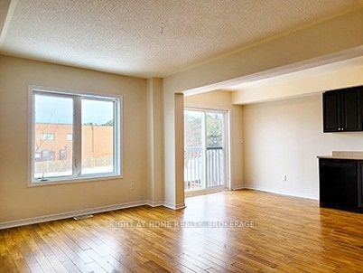 23 Peartree Crt, Barrie, L4N 6N7 | Image 2