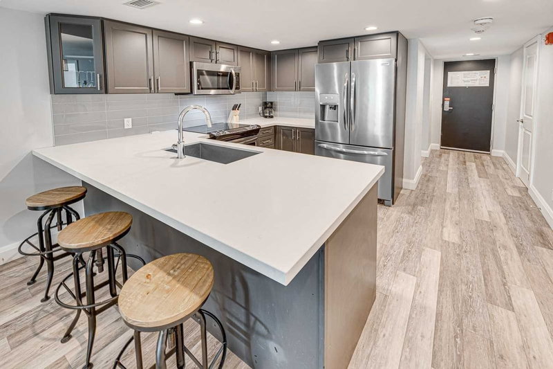 406 - 80 Horseshoe Blvd, Oro-Medonte, L4M 4Y8 | Image 3