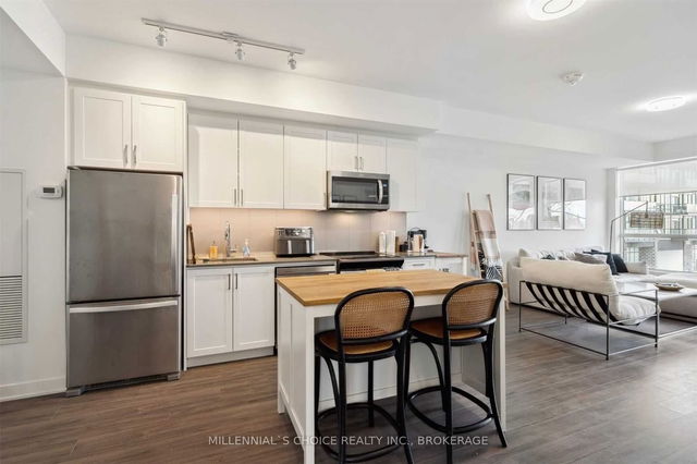 204 - 681 Yonge Street