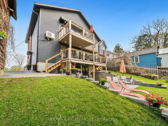 214 Mississaga Street