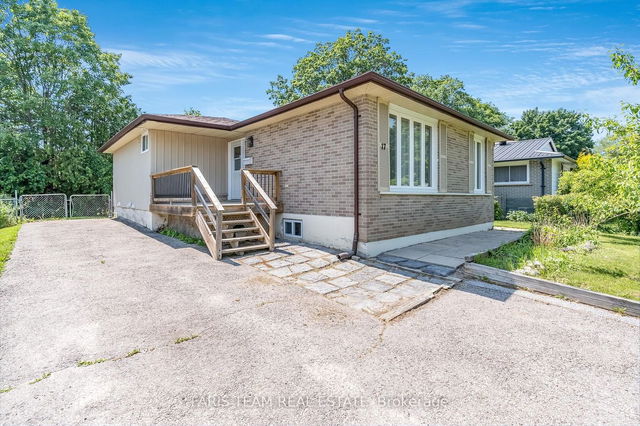 17 Daphne Crescent