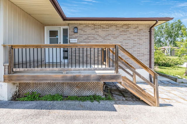 17 Daphne Crescent