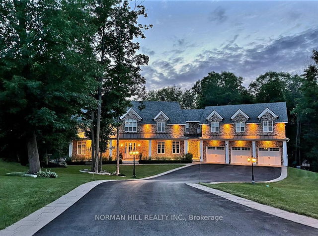 16 Heron Boulevard