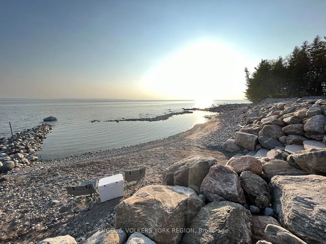 1748 Tiny Beaches Road