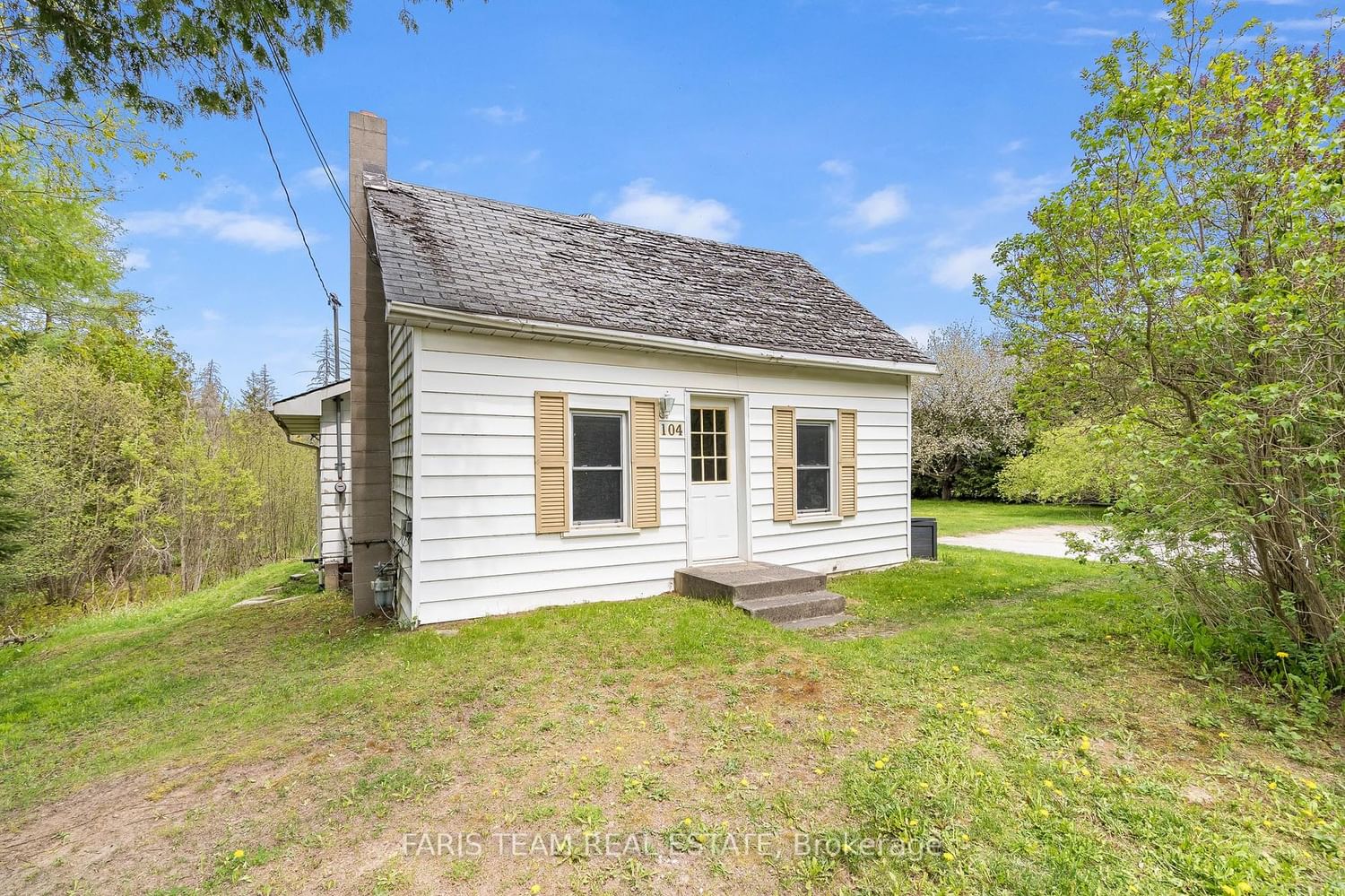 Detached House sold at 104 Mill Street, Springwater, Hillsdale, L0L 1V0 - MLS: S6067768