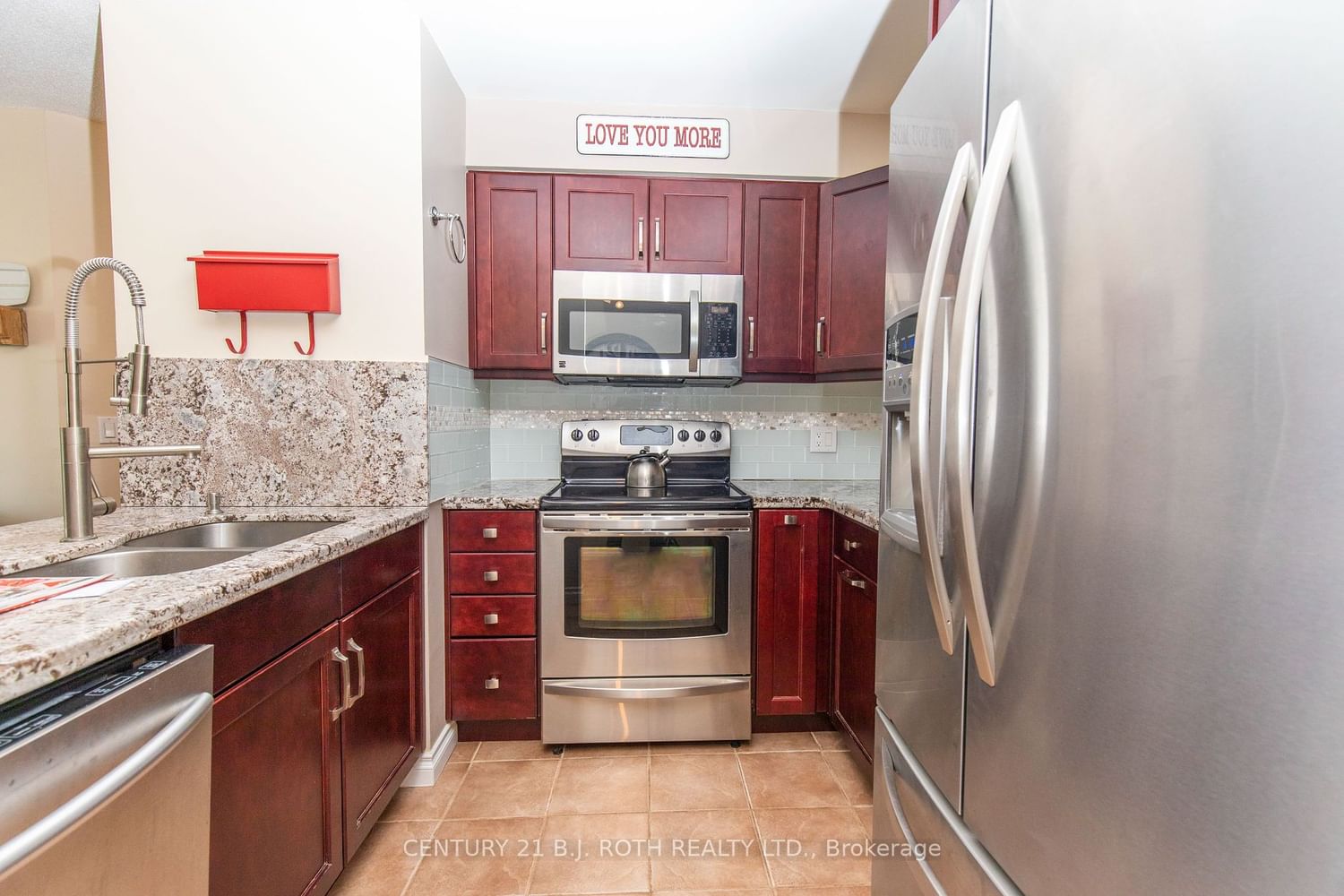 Listing photo 3