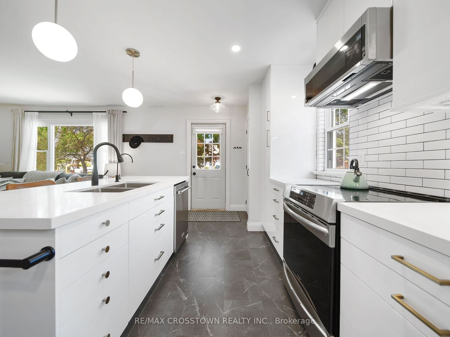 Listing Image 7