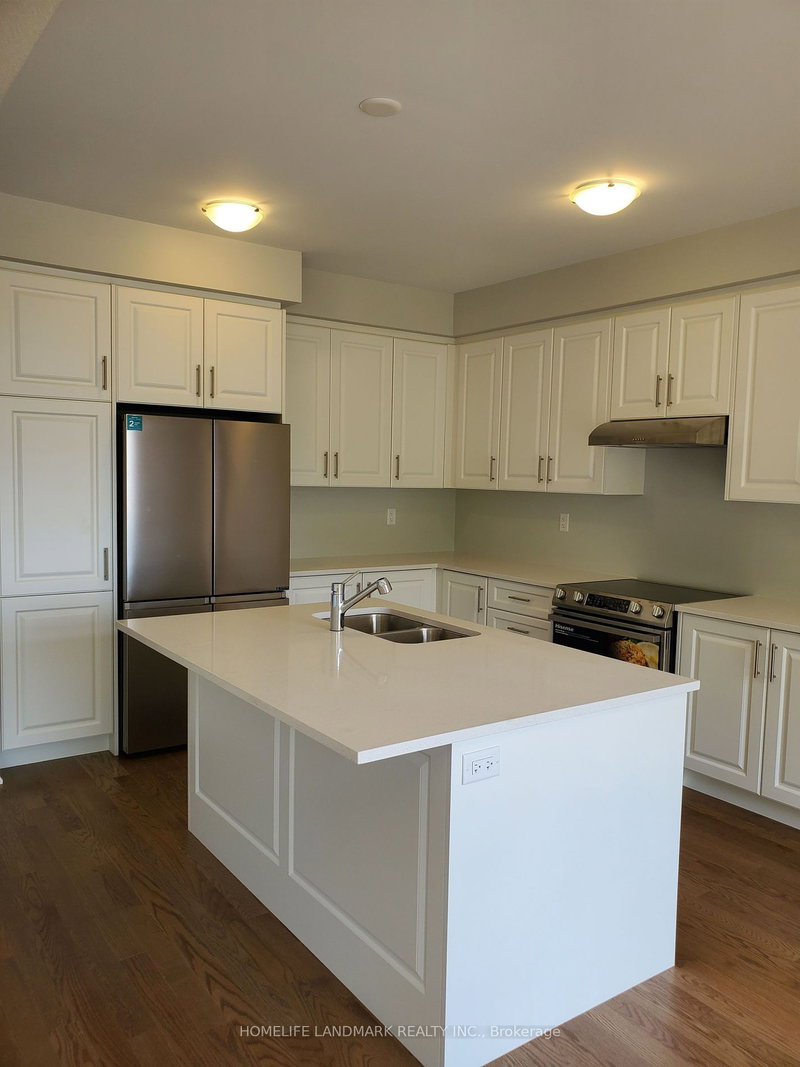 8 Greer St, Barrie, L9J 0R4 | Image 2