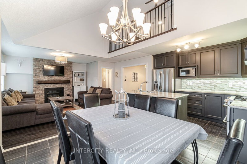 20 Leeward Circ, Wasaga Beach, L9Z 0E9 | Image 2