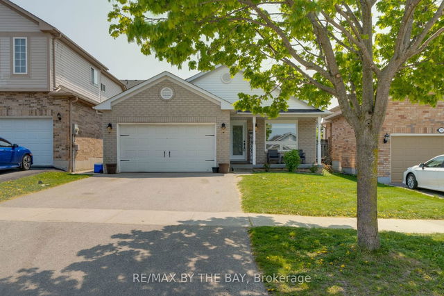 66 Draper Crescent
