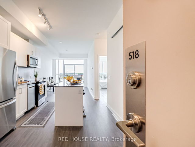 518 - 681 Yonge Street