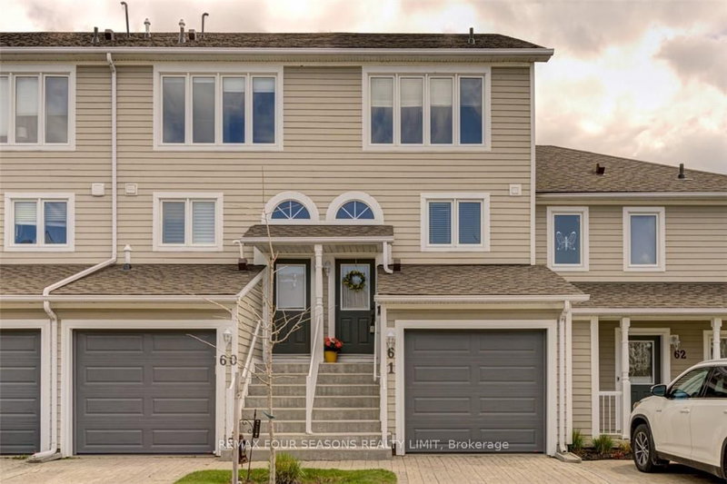 61 Cranberry Surf St, Collingwood, L9Y 5C4 | Image 2