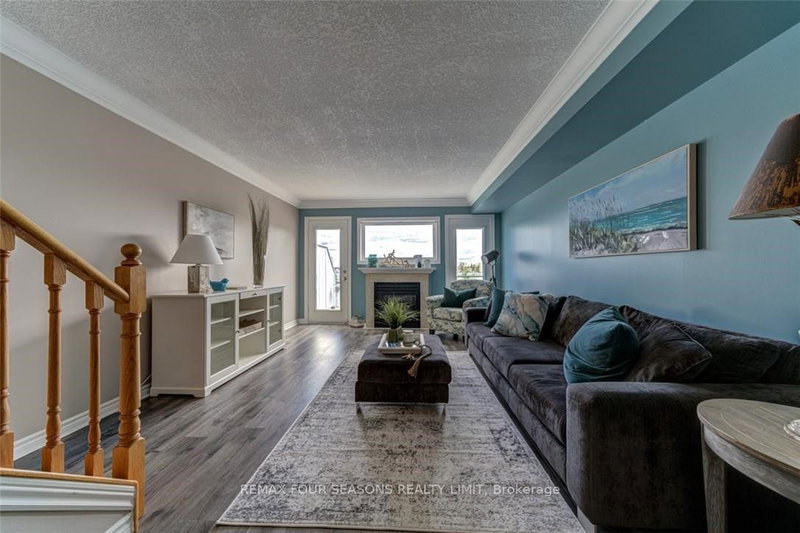 61 Cranberry Surf St, Collingwood, L9Y 5C4 | Image 3