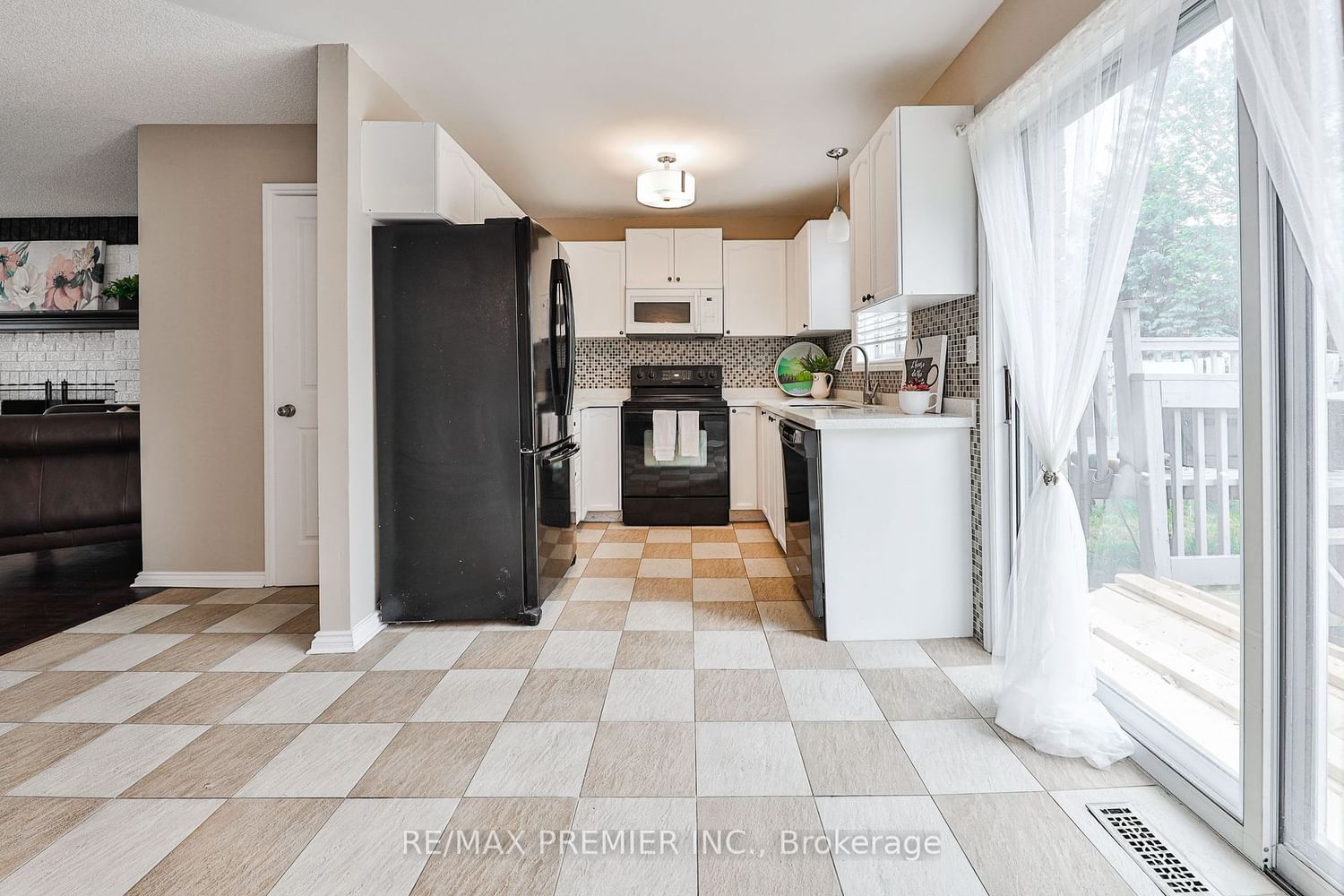 Listing Image 10