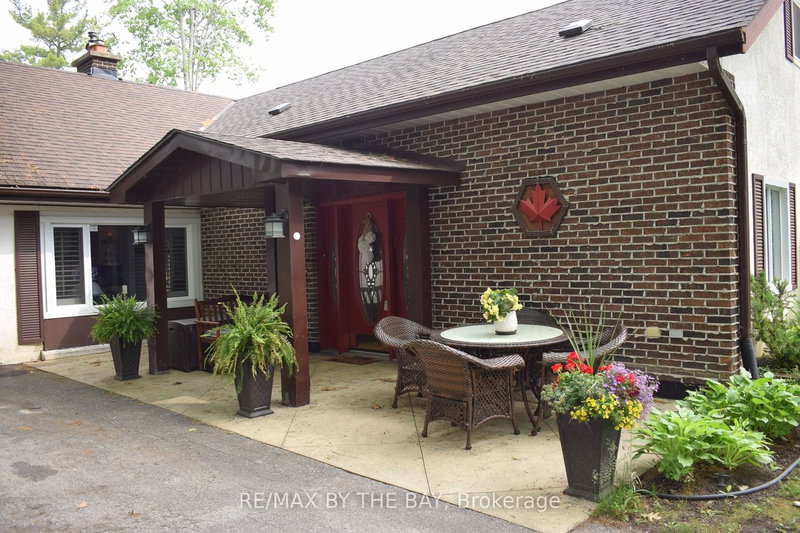 2082 River Rd W, Wasaga Beach, L9Z 2V8 | Image 3