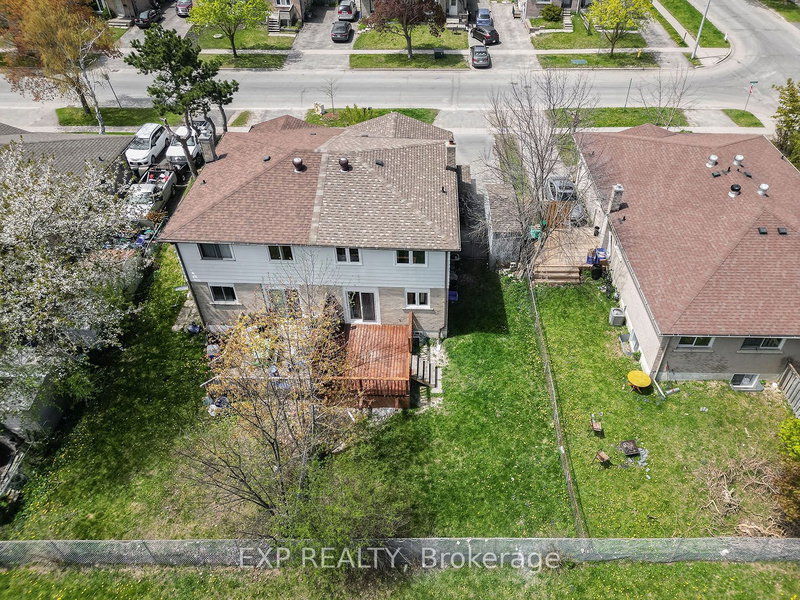 39 Sylvia St E, Barrie, L4M 5J2 | Image 2