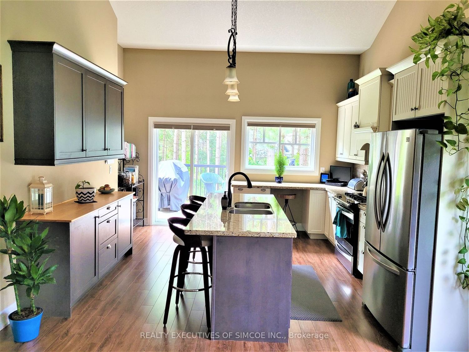 Listing Image 6
