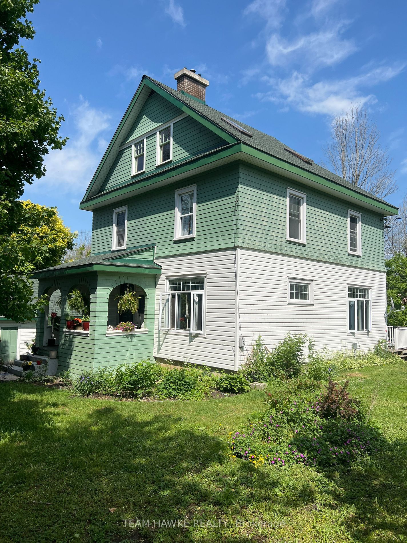 Listing Image 4