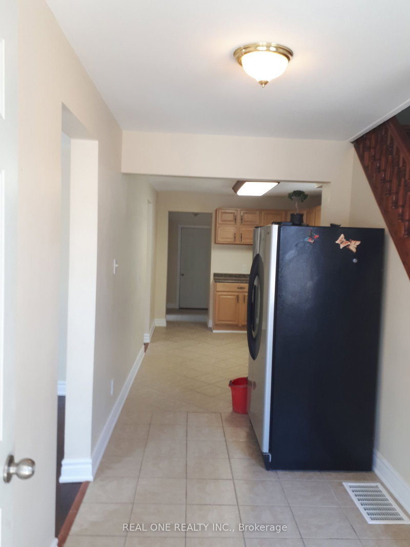 96 John St N, Barrie, L4N 2K5 | Image 3