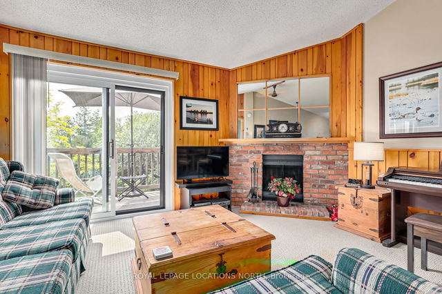 8 - 148 Escarpment Crescent