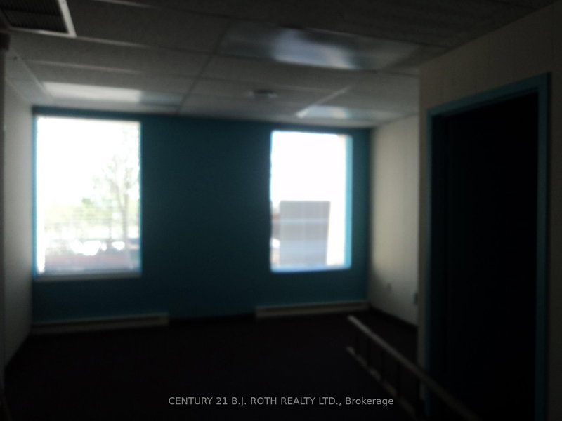 302 - 10 Peter St N, Orillia, L3V 4Y7 | Image 3