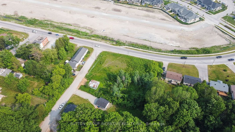 204 Gianetto Dr, Midland, L4R 5J4 | Image 2