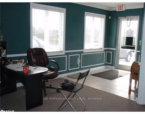 218 Lockhart Rd, Barrie, L4N 9G8 | Image 2