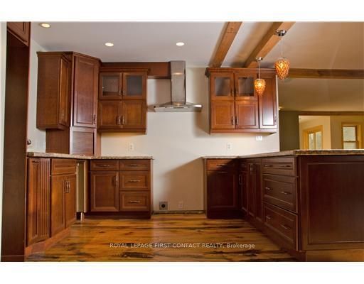 49 Gray Lane, Barrie, L4N 7T1 | Image 3