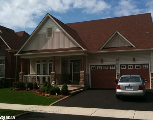 26 Regalia Way, Barrie, L4M 7H7 | Image 2