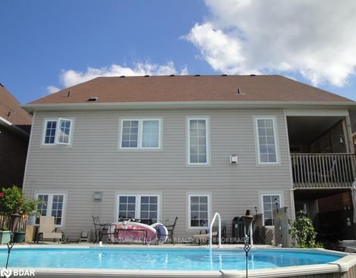 26 Regalia Way, Barrie, L4M 7H7 | Image 2