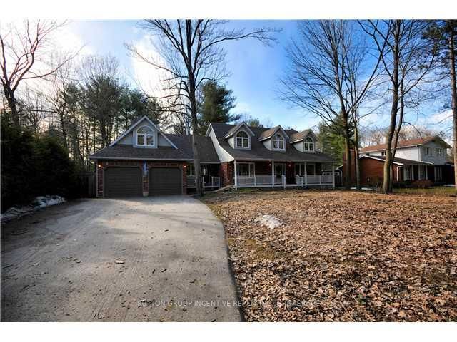 1096 Sunnidale Rd, Springwater, L4M 4S4 | Image 2