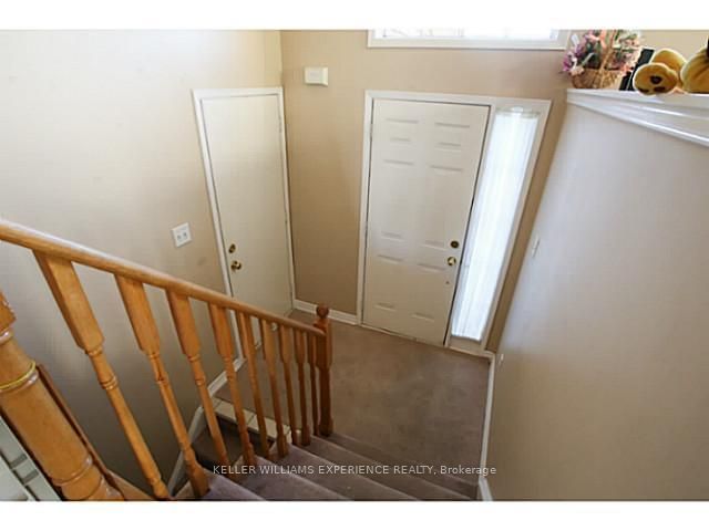 19 Leslie Ave, Barrie, L4N 9N9 | Image 3