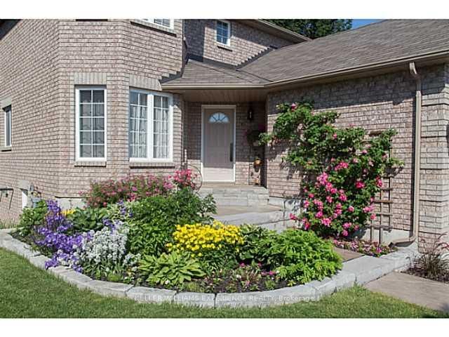 28 Shalom Way, Barrie, L4N 5X9 | Image 2