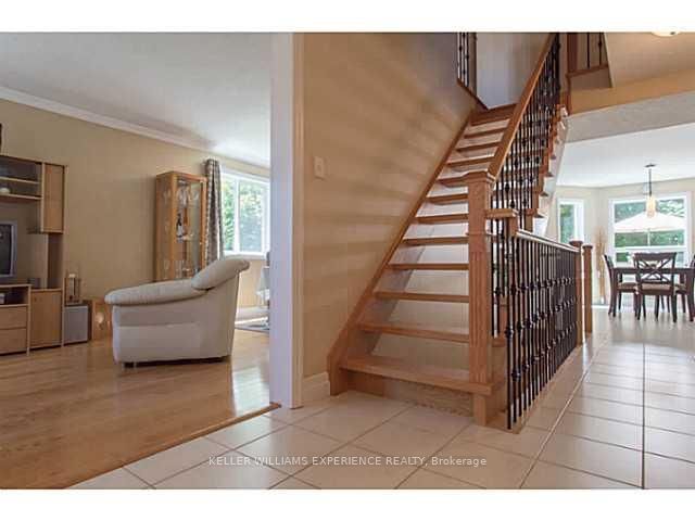 28 Shalom Way, Barrie, L4N 5X9 | Image 3