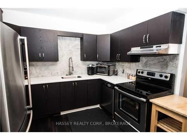 312 - 126 Bell Farm Rd, Barrie, L4M 6J3 | Image 3