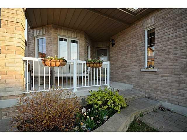 15 Surrey Dr, Barrie, L4M 0C5 | Image 2