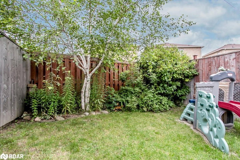 233 Stanley St, Barrie, L4M 6X9 | Image 2