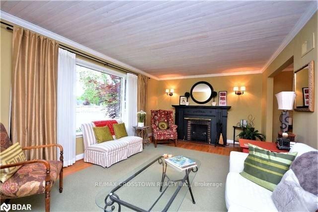 Listing Image 7