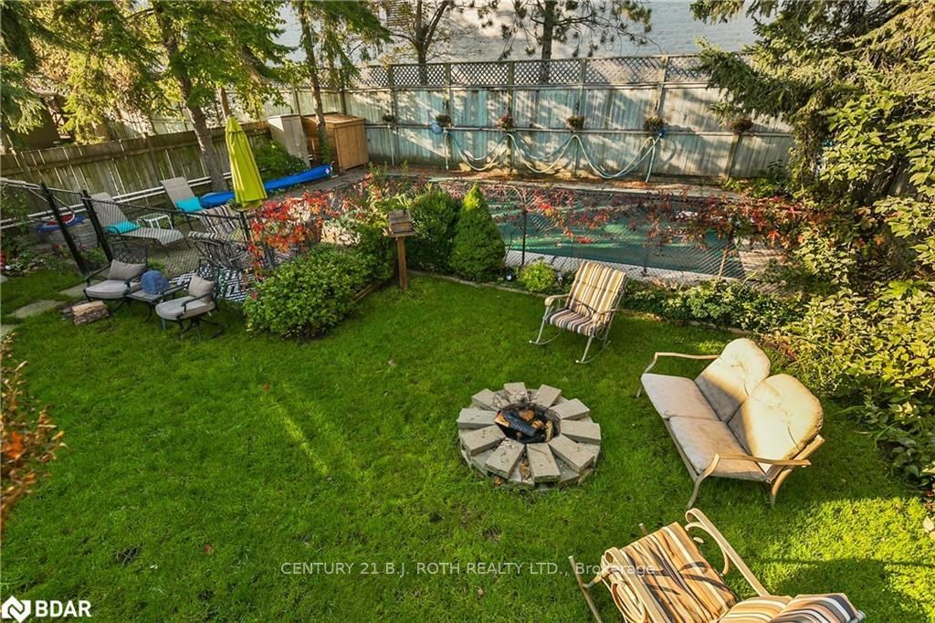 Listing photo 4