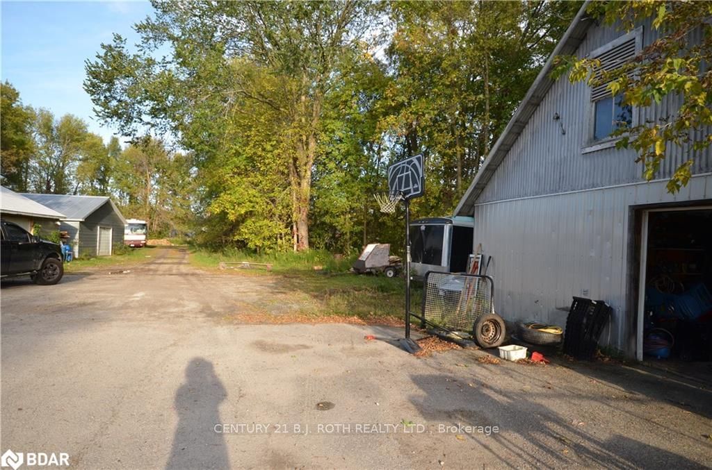 Listing Image 6