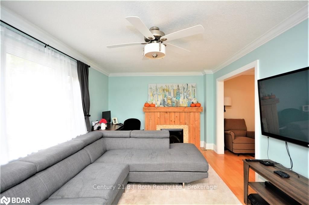 Listing Image 5