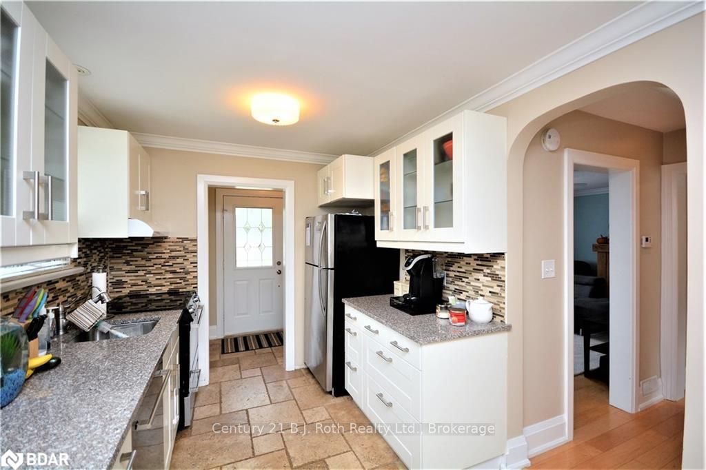 Listing Image 9