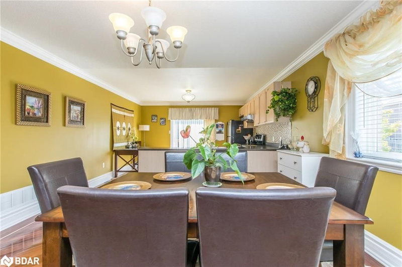 239 Country Lane, Barrie, L4N 0W2 | Image 3