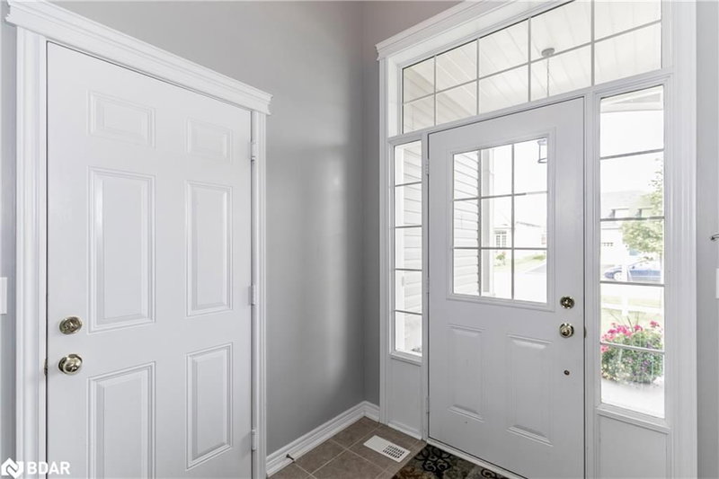 9 Broadpoint St, Wasaga Beach, L9Z 3B8 | Image 2