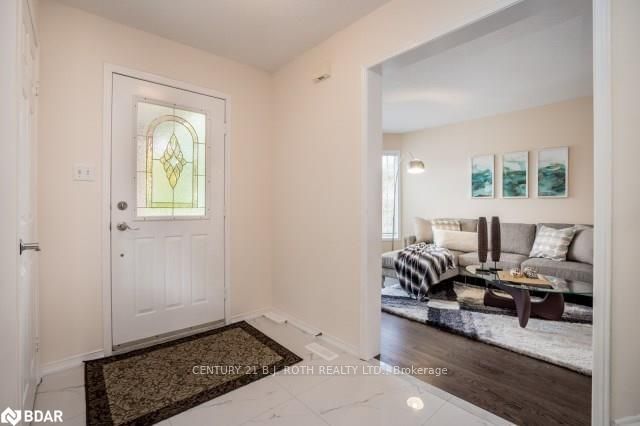 Listing Image 3