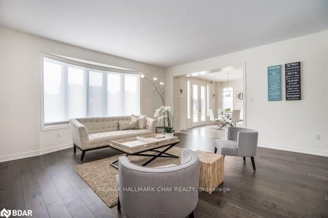 Listing Image 10