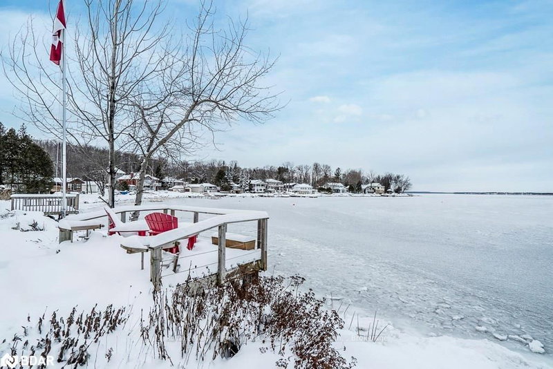 238 Robins Point Rd, Tay, L0K 2A0 | Image 2