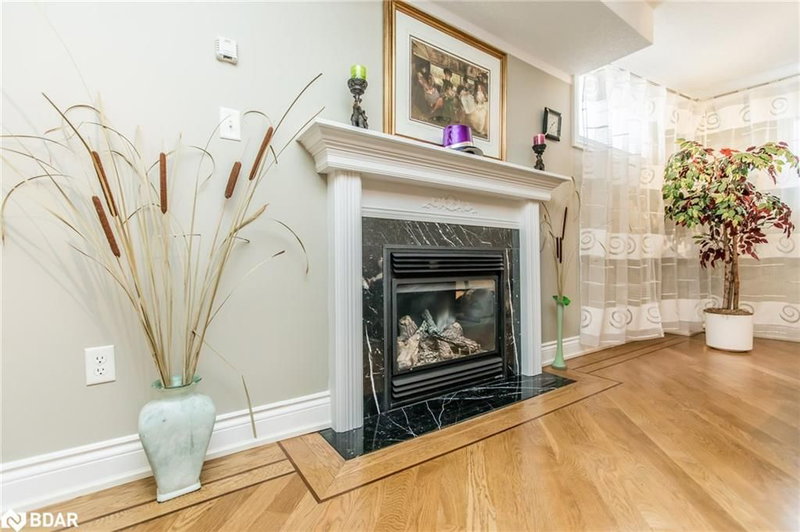 239 Country Lane, Barrie, L4N 0W2 | Image 3