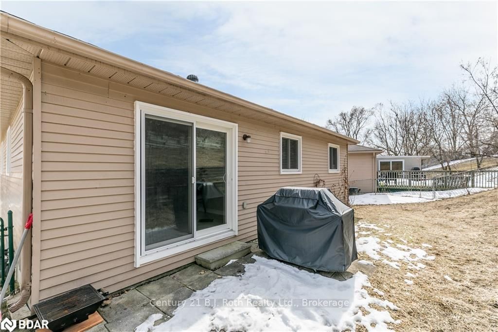 Listing Image 19